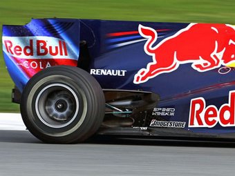 Система выхлопа болида Red Bull RB6. Фото с сайта wordpress.com