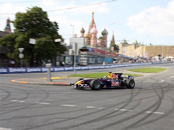 Заезды болидов Формулы-1 в Москве. Фото Ленты.Ру