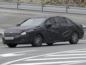 Шпионский снимок Peugeot 508. Фото с сайта autocar.co.uk