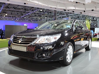 Renault Latitude. Фото Ленты.Ру