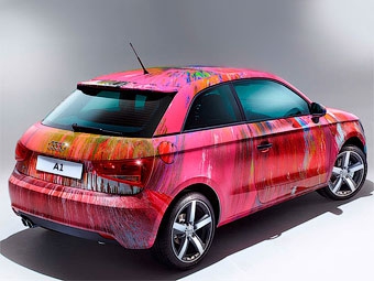 Разукрашенный Херстом Audi A1. Фото Audi