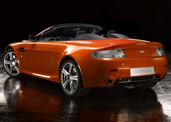 Aston Martin V8 Vantage N400 Roadster. Фото Aston Martin