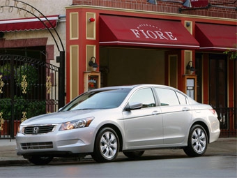 Американская версия Honda Accord. Фото Honda