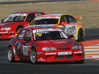 Кирилл Ладыгин (Lada Sport, Lada 110) во время второго этапа WTCC в Пуэбле, 2009. Фото с сайта fiawtcc.com