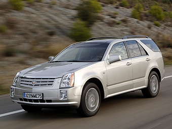 Cadillac SRX. Фото Cadillac