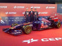 Гоночный автомобиль Scuderia Toro Rosso STR9. Фото из твиттера Scuderia Toro Rosso