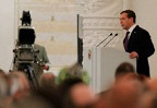 Медведев призвал МВД бороться с эпидемией хищений в ЖКХ