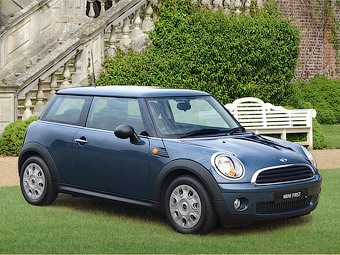 MINI Cooper First. Фото MINI