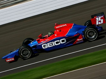 Пол Трейси (KV Racing Technology) во время гонки "Индианаполис 500", 2009. Фото (c) <a href="http://lenta.ru/info/afp.htm">AFP</a>