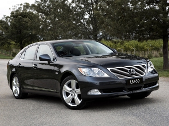 Lexus LS460. Фото Lexus