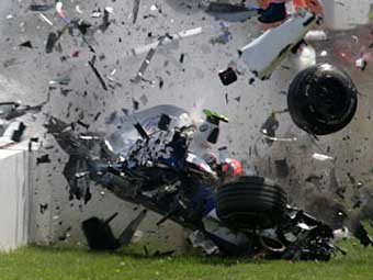 Обломки машины Роберта Кубицы, Монреаль, 10 июня 2007 года. Фото с сайта autosport.com