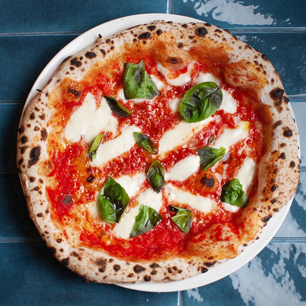чем отличается неаполитанская пицца от итальянской фото 23