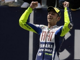 Валентино Росси после гонки MotoGP в Барселоне, 2009. Фото (c) <a href="http://lenta.ru/info/afp.htm">AFP</a>
