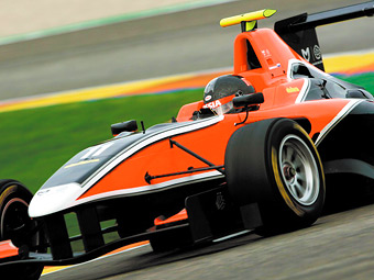 Дмитрий Суранович за рулем болида GP3 команды Marussia Manor. Фото Marussia Manor Racing