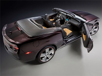 Chevrolet Camaro Convertible Neiman Marcus Edition. Фото Chevrolet