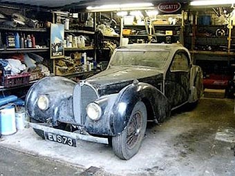Bugatti Type 57S Atalante. Фото с сайта detnews.com и bonhams.com