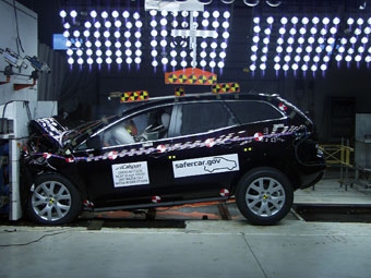 Краш-тест Mazda CX-7. Фото NHTSA