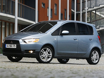 Обновленный Mitsubishi Colt. Фото Mitsubishi