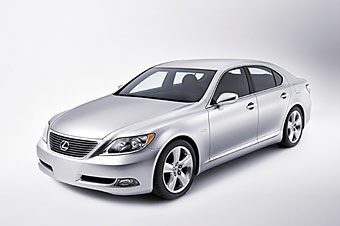 Lexus LS 460. Фото Lexus