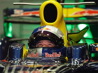 Леб за рулем болида Red Bull. Фото (c) <a href="http://lenta.ru/info/afp.htm">AFP</a>