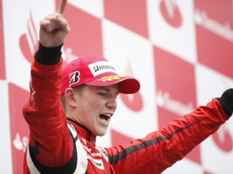 Нико Хюлькенберг на подиуме второй гонки GP2 Series на "Нюрбургринге", 2009. Фото GP2 Series