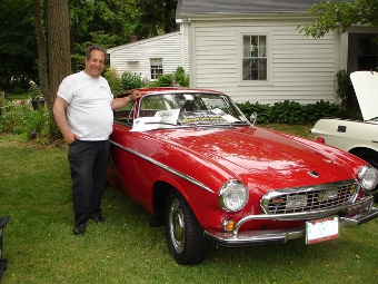 Ирв Гордон и Volvo P1800. Фото с сайта nextautos.com