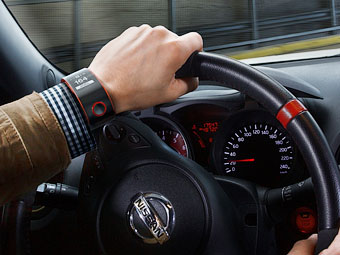 Часы Nissan Nismo Watch. Фото Nissan