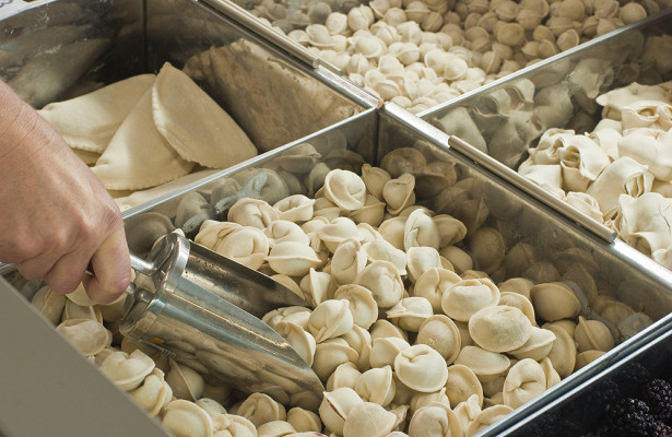 Китаец объяснил, почему нельзя кидать пельмени в кипяток