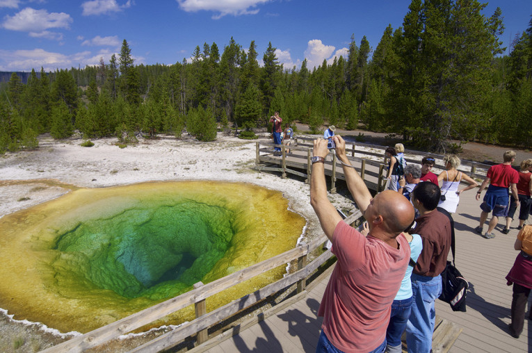 Yellowstone National Park туристы