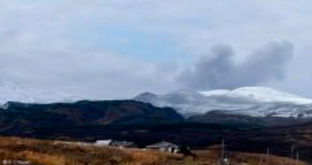 Вулкан Эбеко выбросил столб пепла высотой в три километра