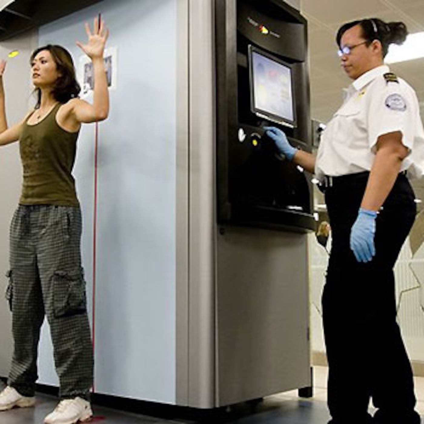 сканер людей в аэропорту