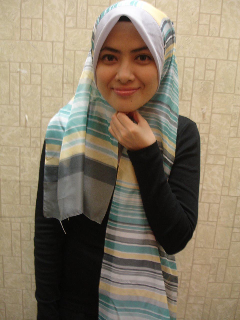 Awek tudung baju satin pictures free download