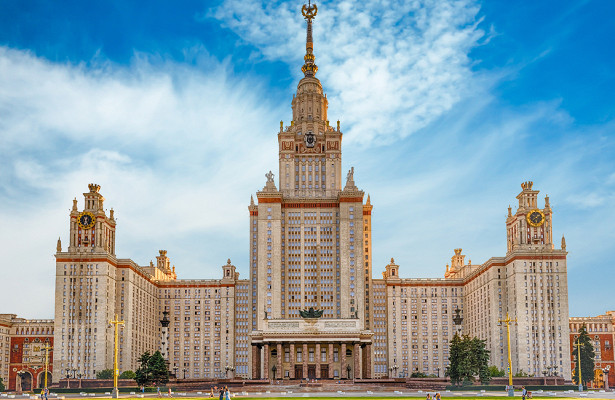 Что скрывается под одной из сталинских высоток