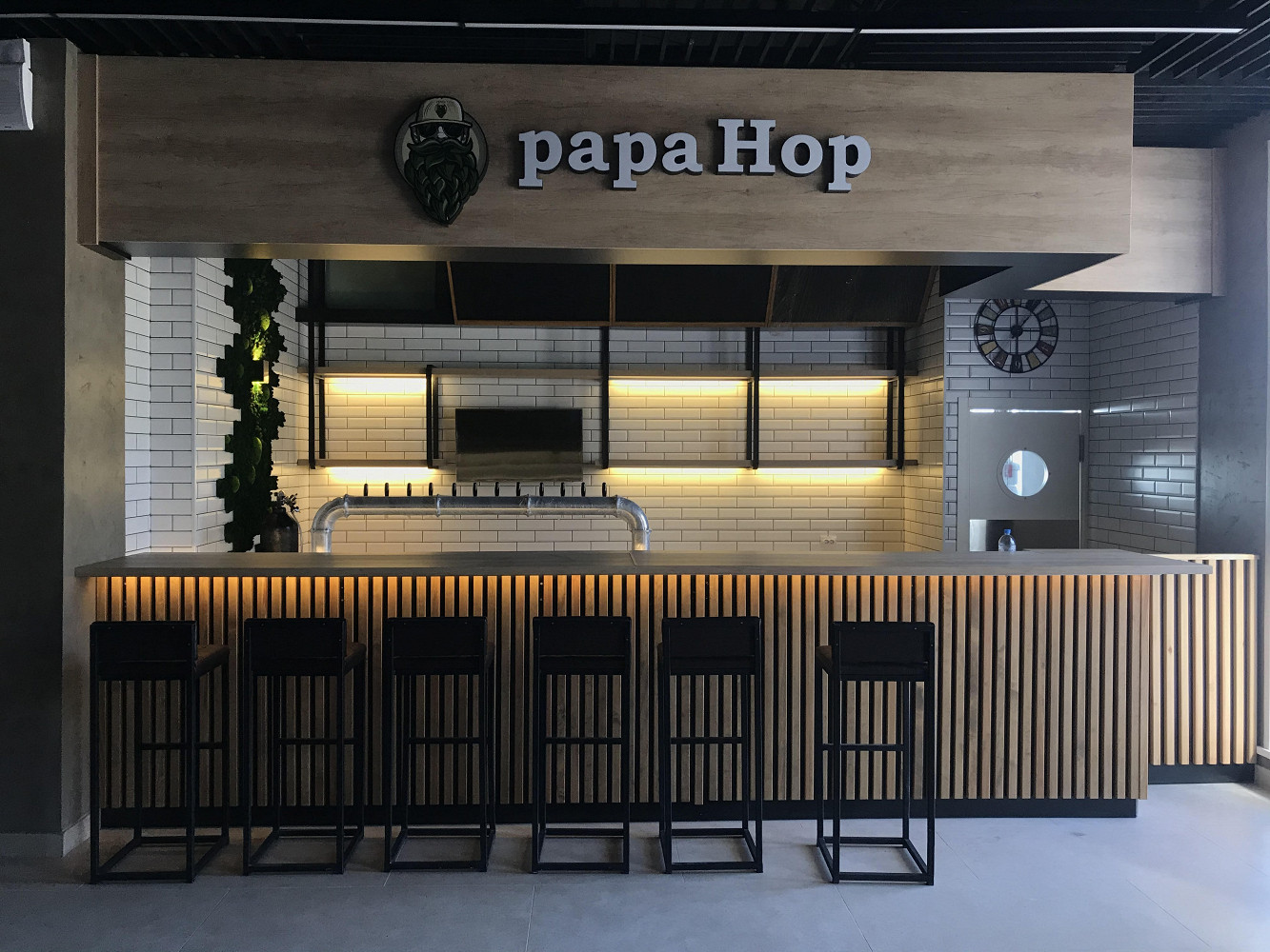 Бар Papa Hop на улице Молодежный просп. в Старом Осколе: фото, отзывы,  адрес, цены — Афиша–Рестораны