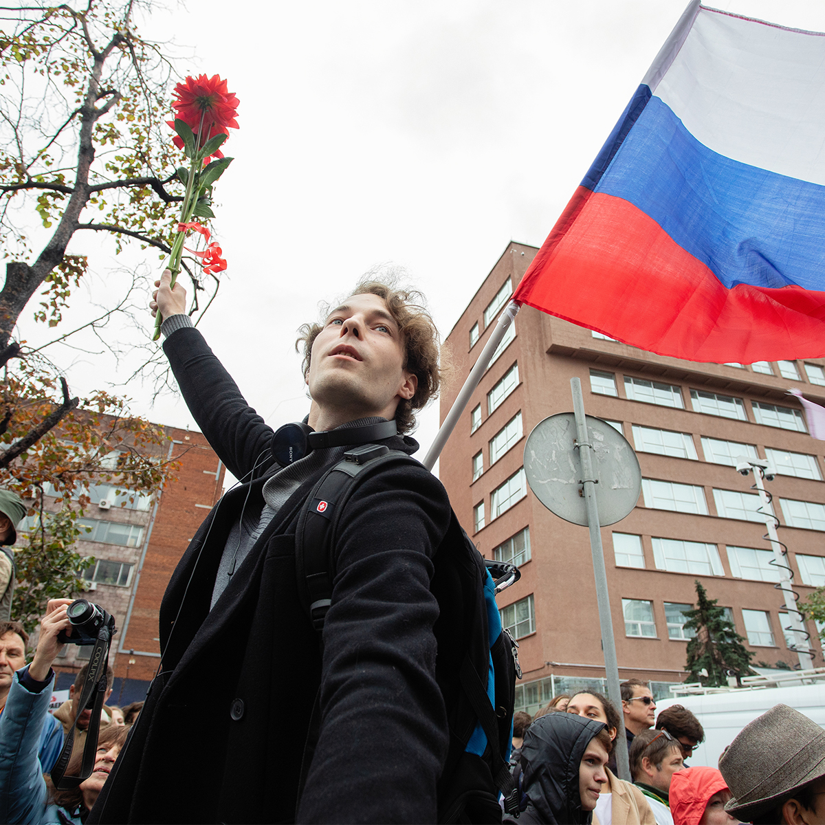 «ОМОН — главный хипстер Москвы»: что происходило на сцене митинга и за ее пределами