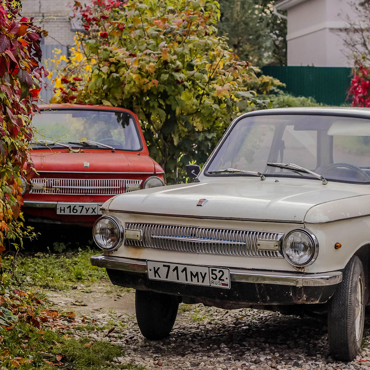 Познакомьтесь с девушками, которые реставрируют советские автомобили