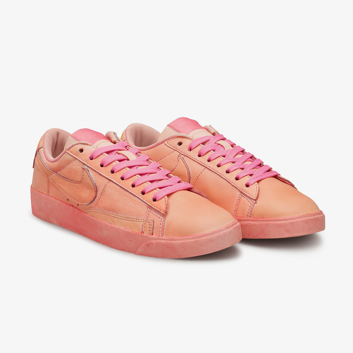 Окрашенные кроссовки Comme des Garçons Girl x Nike Blazer Low - Афиша Daily