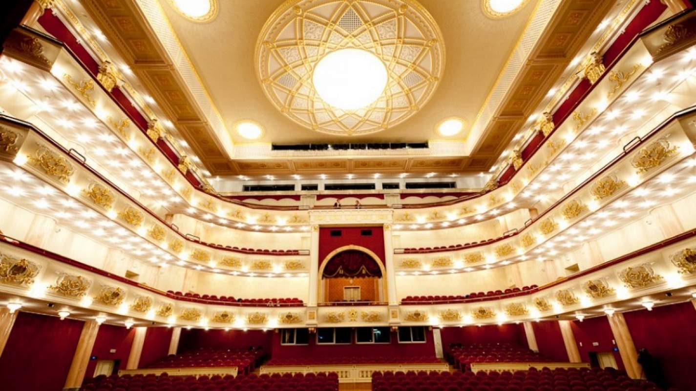 Театр оперы и балета Самара внутри