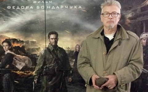 Эдуард Лимонов смотрит новый фильм о великой войне
