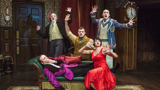 Очень смешная комедия о том, как шоу пошло не так