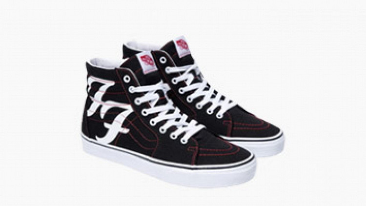 Новинки кроссовок: adidas, Nike, Vans, Puma, Walsh, Stepney