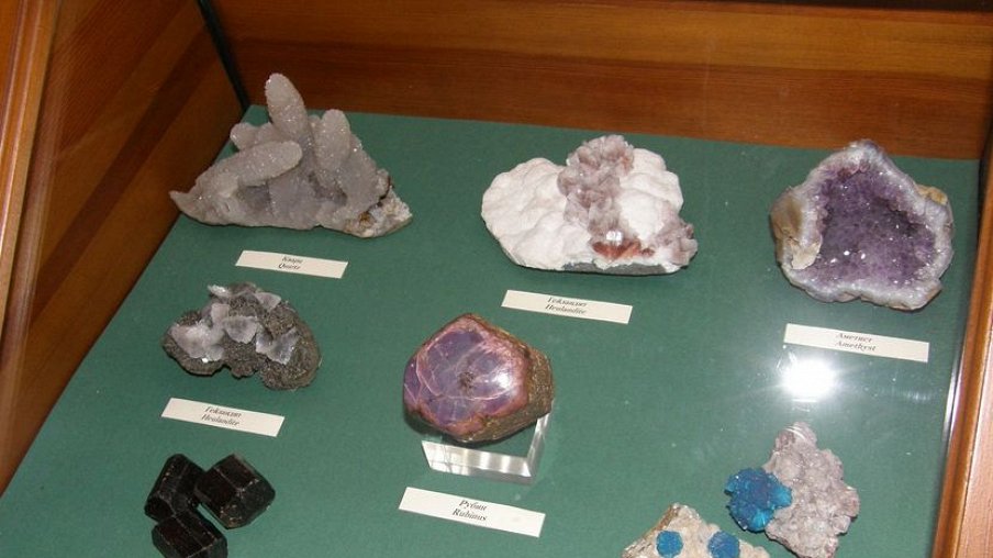 Геологическая коллекция – афиша