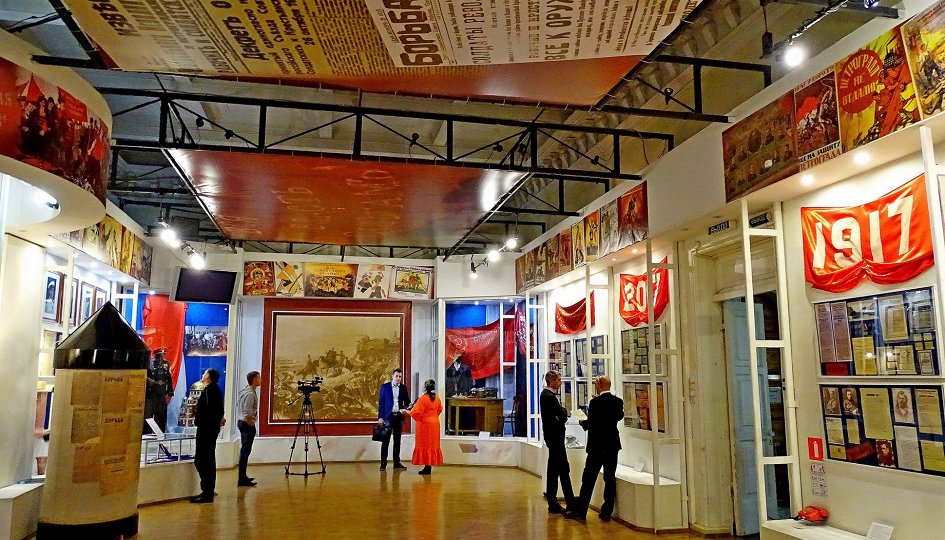 Выставки: Россия на историческом повороте Выставки: Россия на историческом повороте