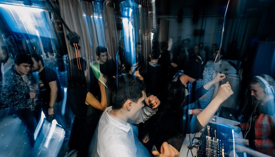 Концерты: «Rave’n’Cave»: DJs Canny Zhest', Winner Концерты: «Rave’n’Cave»: DJs Canny Zhest', Winner