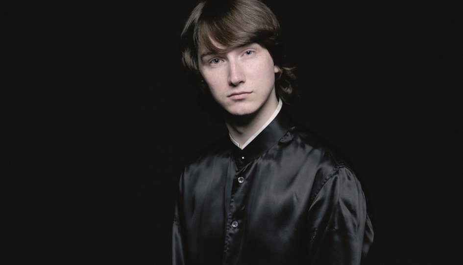 Концерты: «Французская музыка»: Максим Емельянычев Концерты: «Французская музыка»: Максим Емельянычев