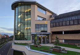 В фиаско вакцин от Pfizer и AstraZeneca виновата оказалась Россия