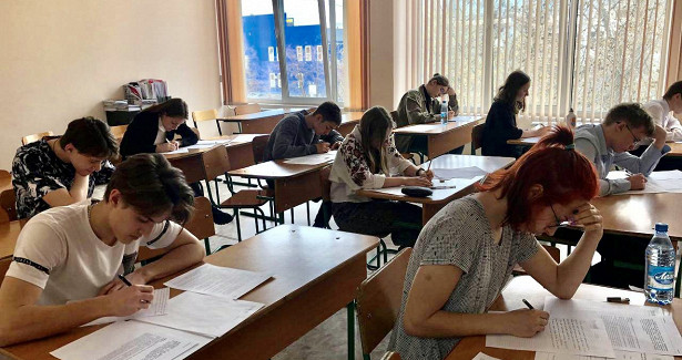 Школьники Красноярского края ждут результатов экзамена в Первый Университетский Лицей имени Н. И. Лобачевского