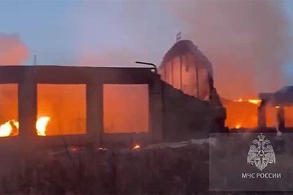 Мощный пожар на российском заводе попал на видео