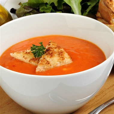 Рецепт Холодный суп из красных перцев с базиликом и крутонами