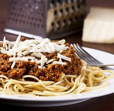 Рецепт Спагетти болоньезе с пармезаном
